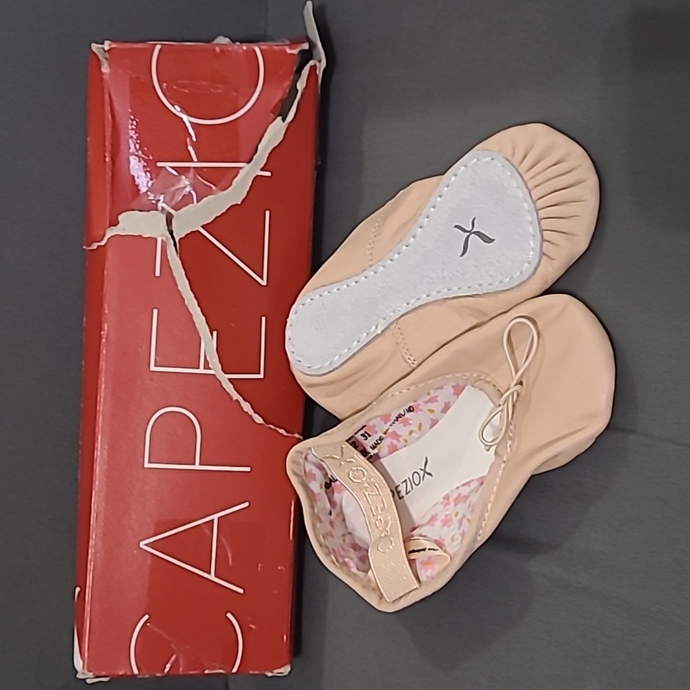 New (damaged box) Ballet Shoes